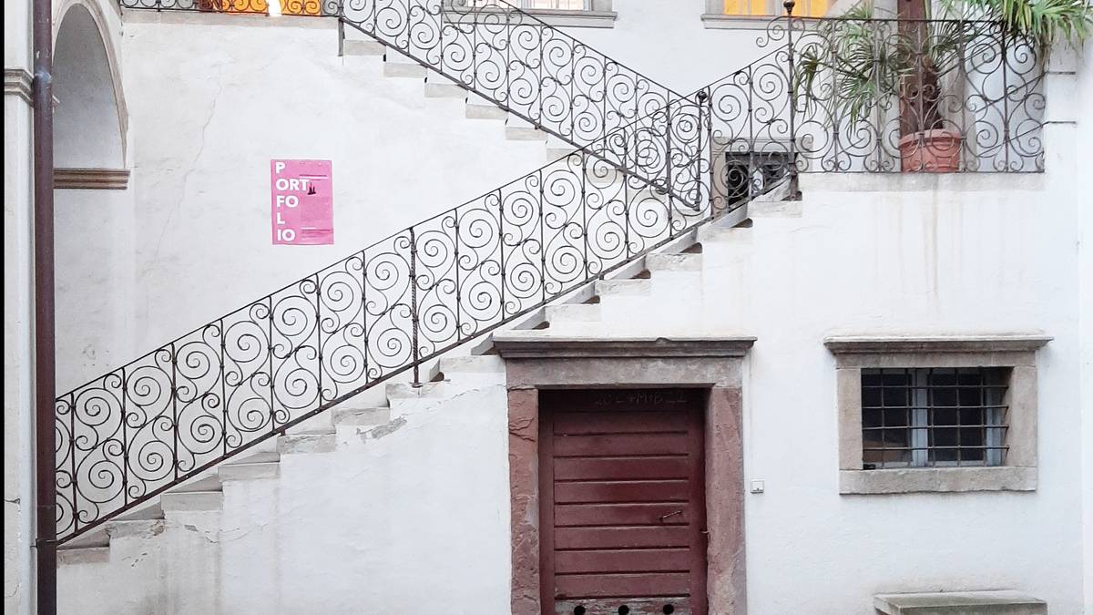 "Portfolio", Raiffeisen Kunstsammlung,
Landkommende Weggenstein, Deutschhaus