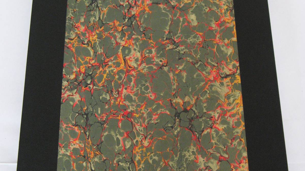 Bibliophile Kassettenedition,
Radierzyklus zu und mit Gedichten von Emily Dickinson,
handgefertigte Kassette,
Außenansicht,
Auflage: 6 Exemplare