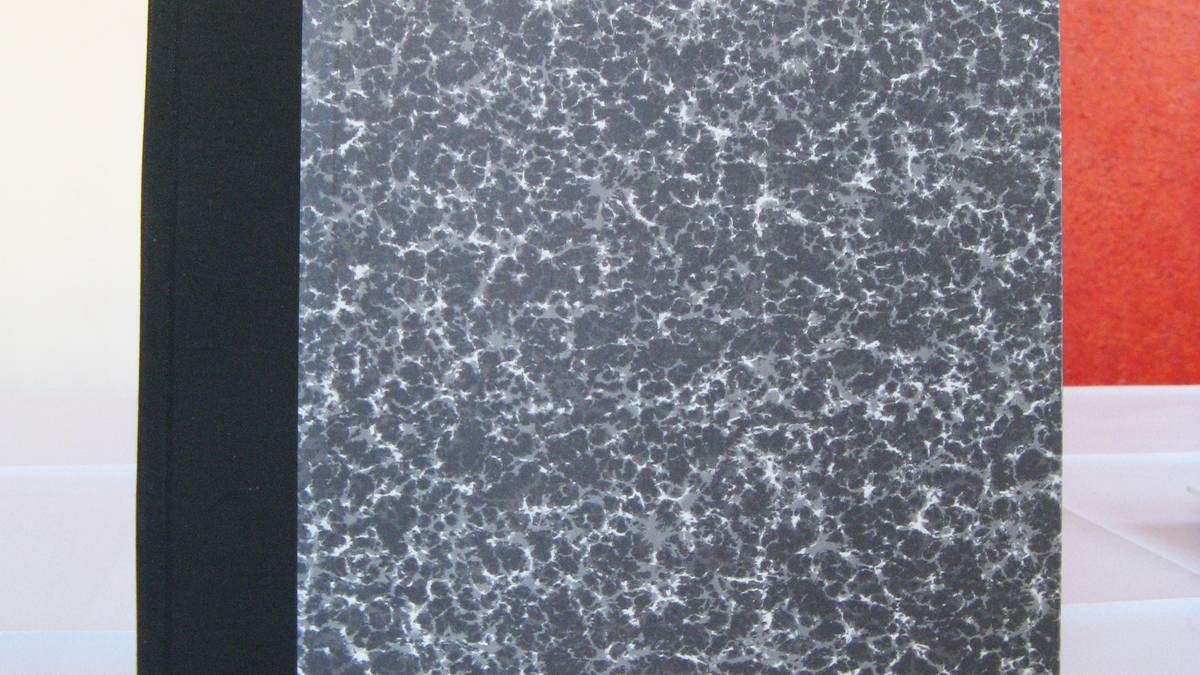 Handgefertigtes Künstlerbuch,
Außenansicht,
Auflage: 10 Exemplare